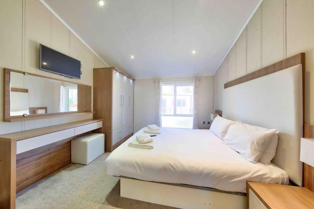 New Forest Lodge - 194 No Pets Fordingbridge Εξωτερικό φωτογραφία